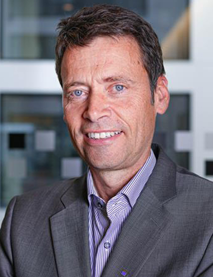 Portrait of Dr. Rolf Apetz, Business Development